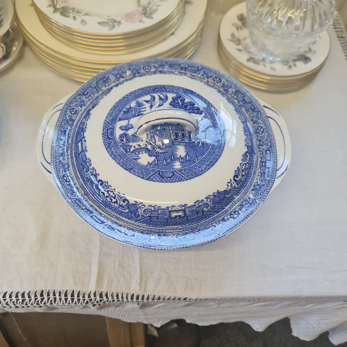 Vintage Wood and son Blue Willow tureen