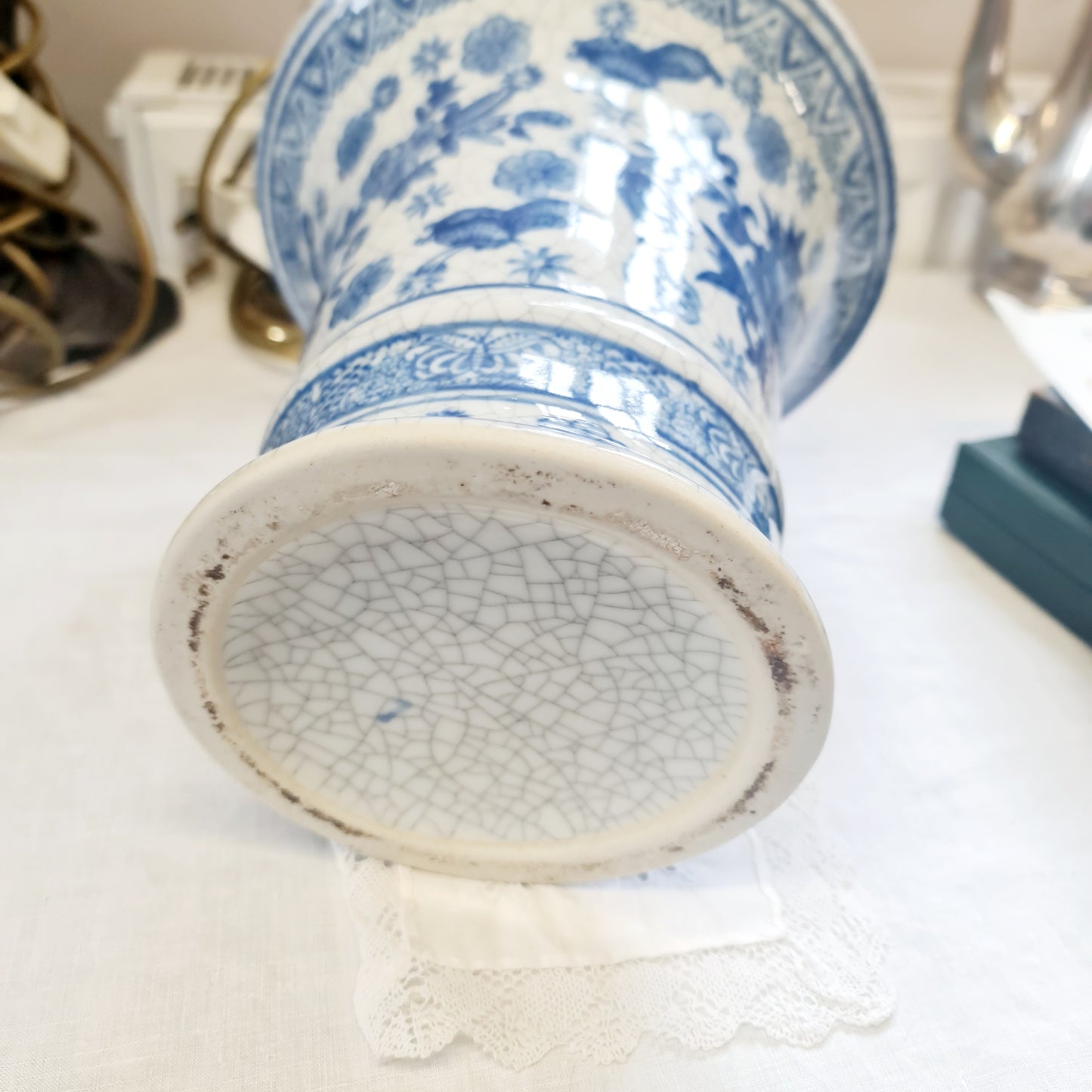 Lovely vintage cracker design hand painted big vase