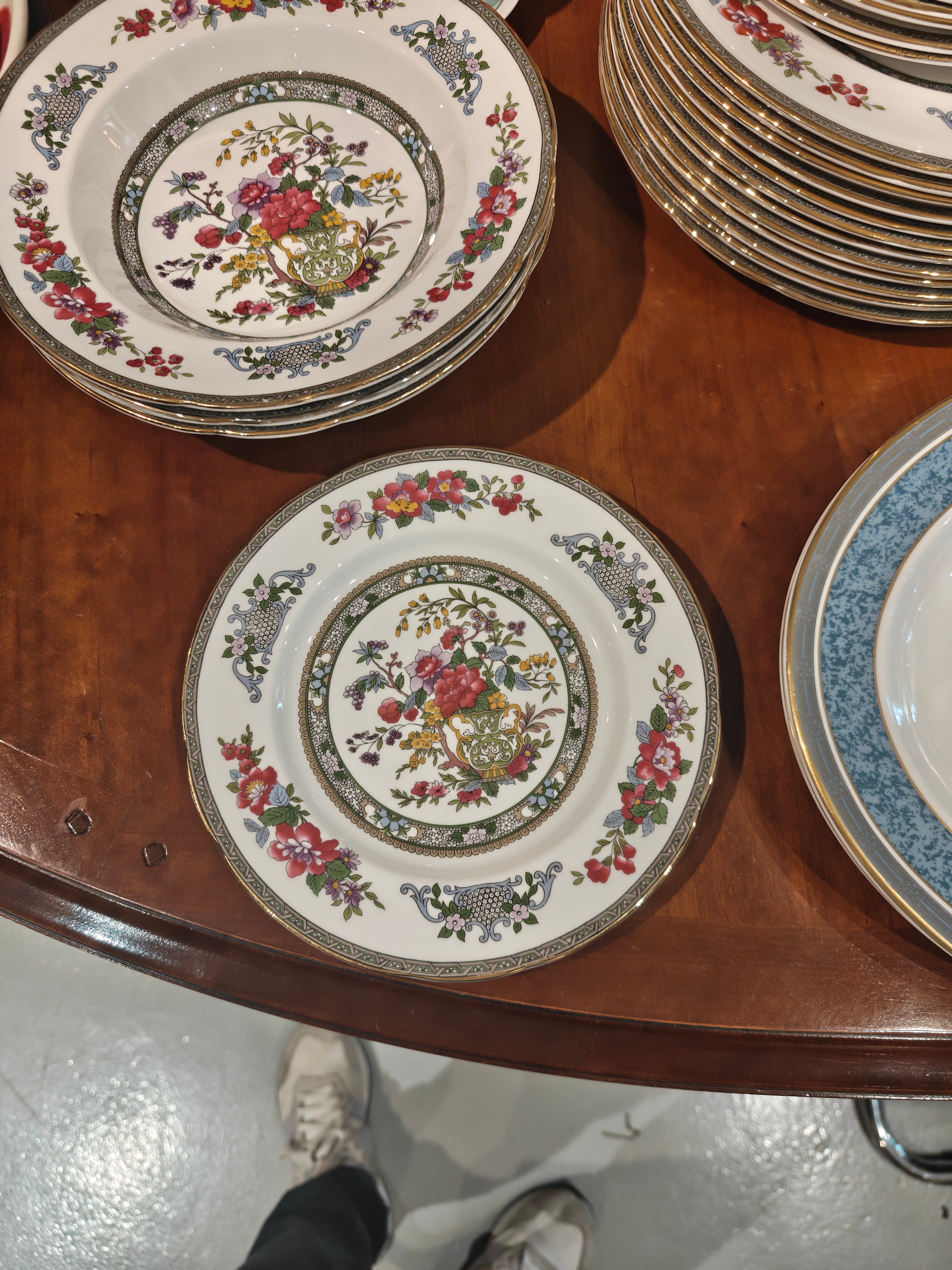 Paragon Indian tree Fine Bone China dinning set