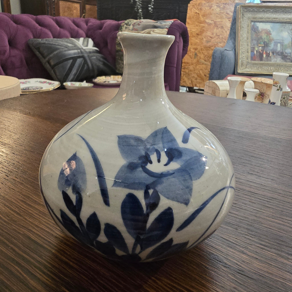 Vintage Handpainted Chinese Blue and White Vase