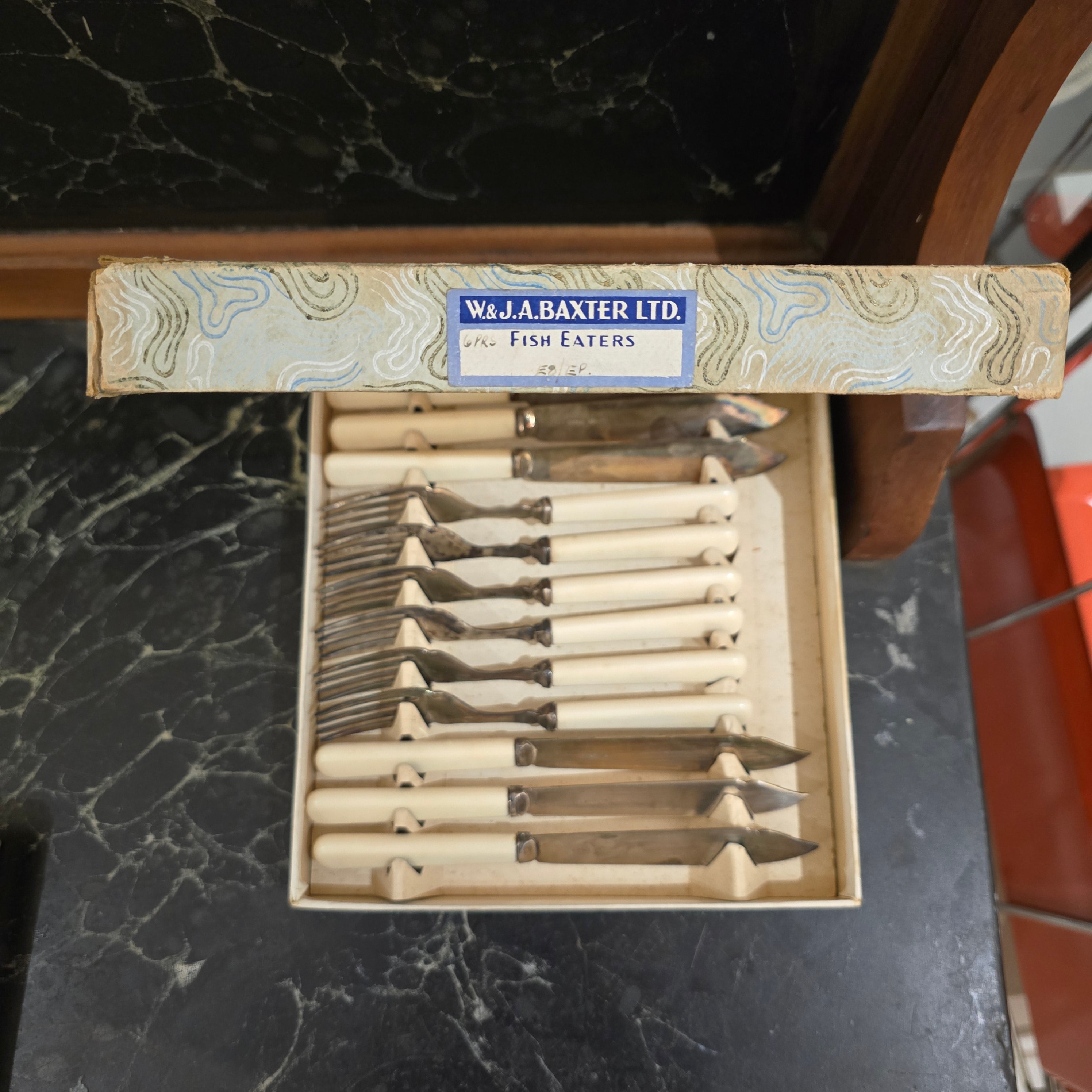 Vintage EPNS Silver Plated Fish Cutlery Set – 12 Pieces (6 Knives, 6 Forks) with Original Box