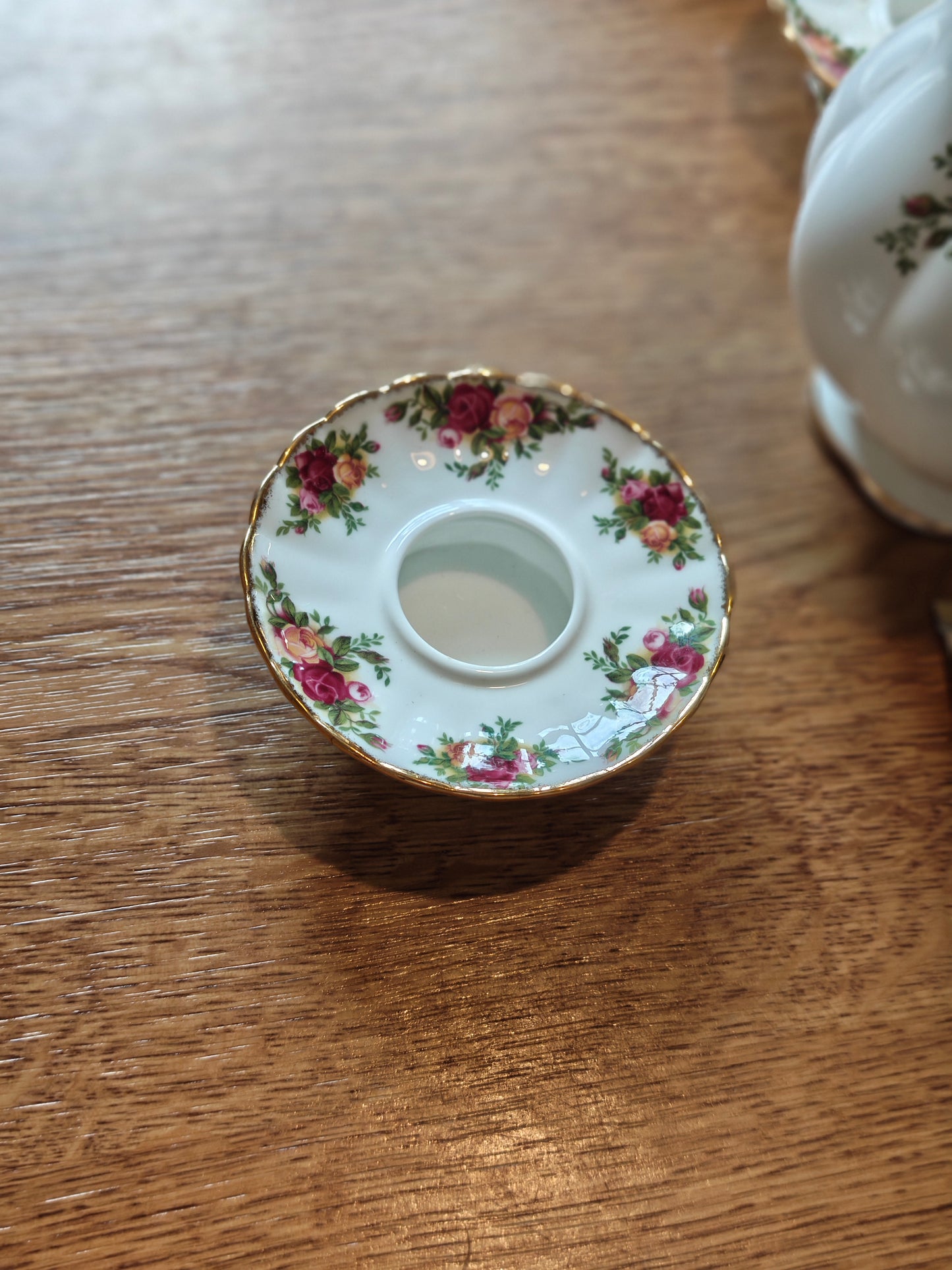 Rare Royal Albert Old Country Rose candle holder -1962 version made in England -L10 x H3 cm