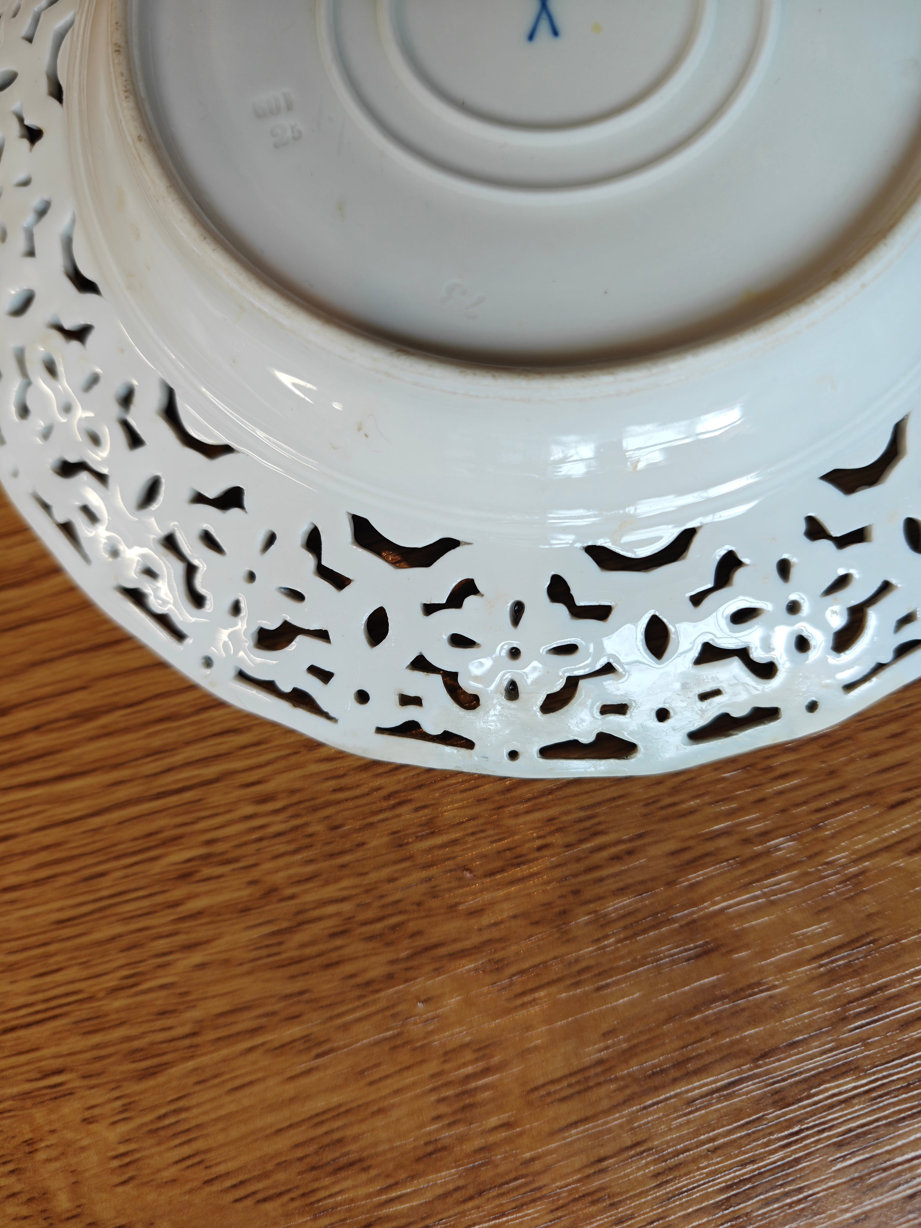 Messien 19th century pierce blue and white plate