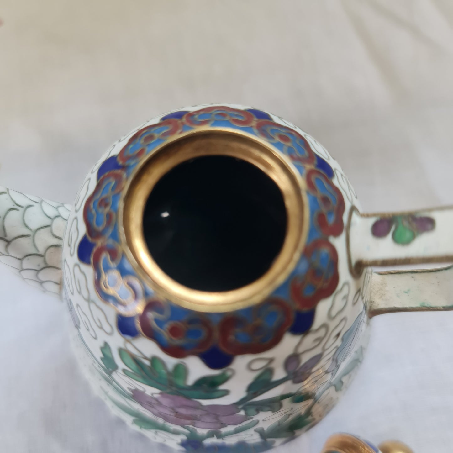 Cloisonné Ming Dynasty White w/Flower. Beautiful miniature cloisonne teapot