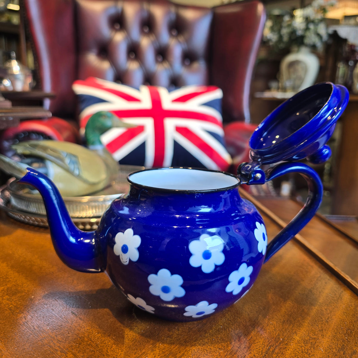 Vintage Cobalt Blue Enamelware Teapot, White Daisy Pattern – Made in Yugoslavia, c.1960s–70s
