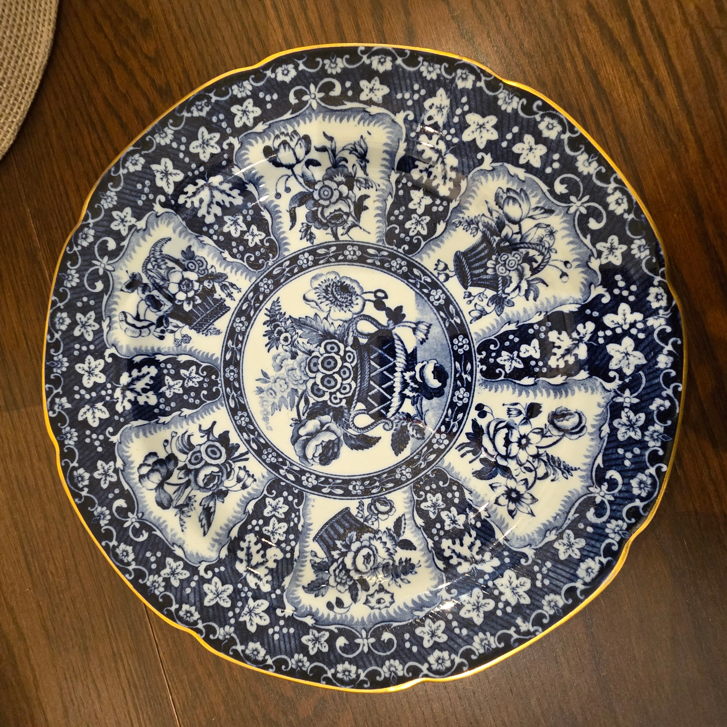 Spode Copeland "Filigree"Blue&White Plate - Floral Basket Pattern With Gold Rim 24cm
