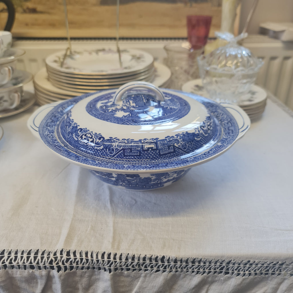 Vintage Wood and son Blue Willow tureen