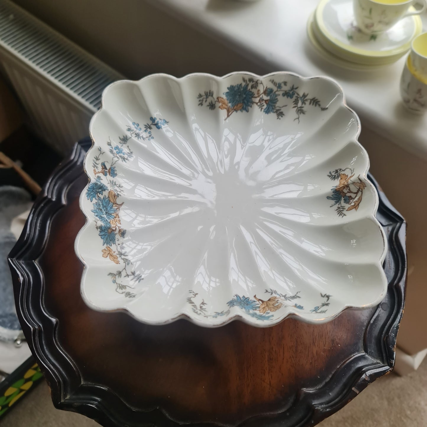 Fantastic vintage cake stand -minor loss of gold edge