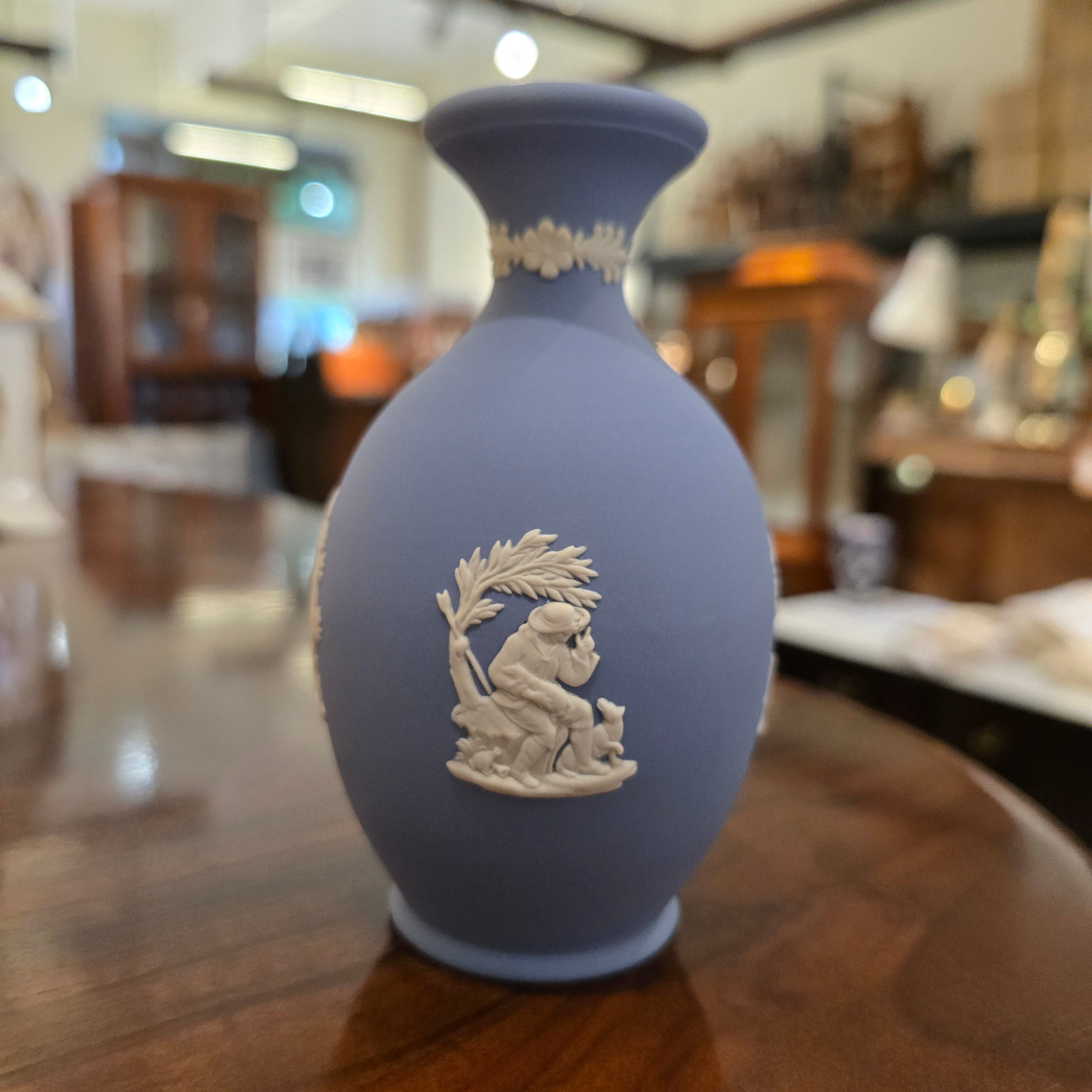 [Aug New Arrival] Wedgwood Jasperware Vintage Small Vase