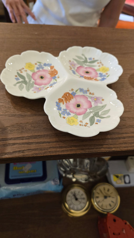 Wedgwood trinket dish 004