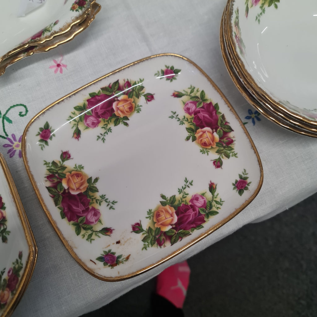 Royal Albert - Old Country Roses Dinnerware