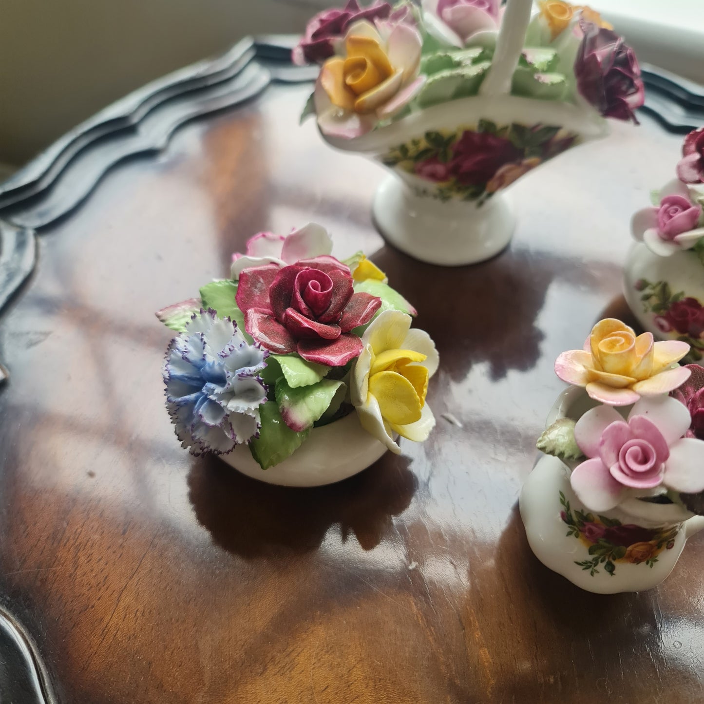 4 x pieces of rare Royal Albert and Royal Doulton floral trinket.