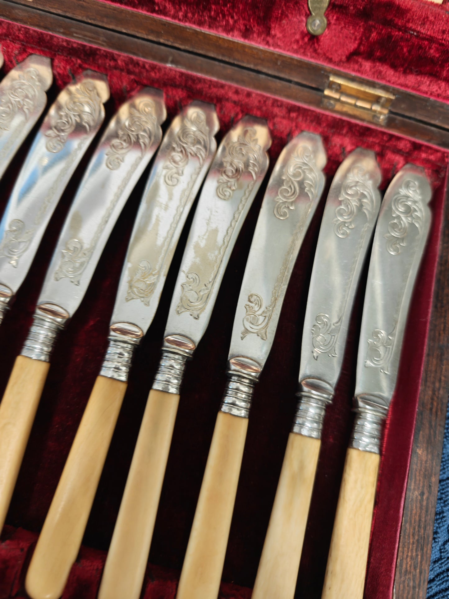 Beautiful vintage Sheffield silver plated cutlery set