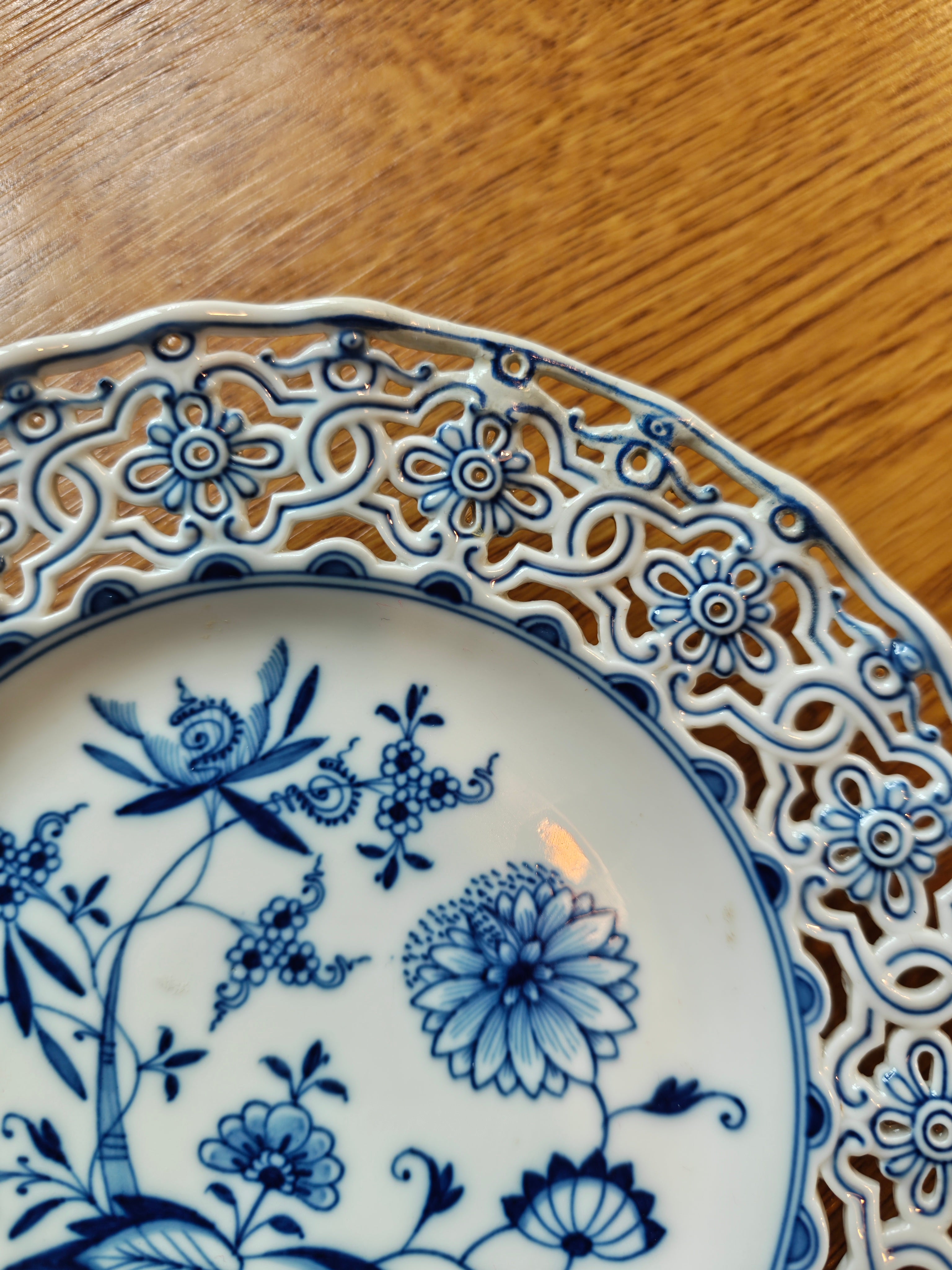 Messien 19th century pierce blue and white plate