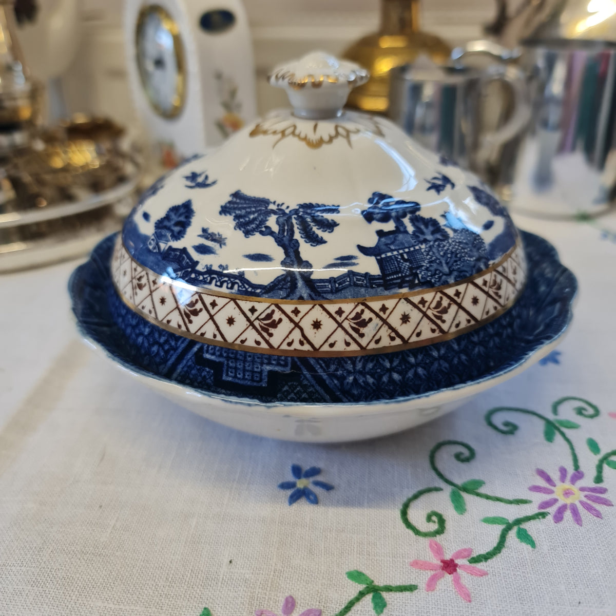 Booths Real Old Willow dinner and tea ware