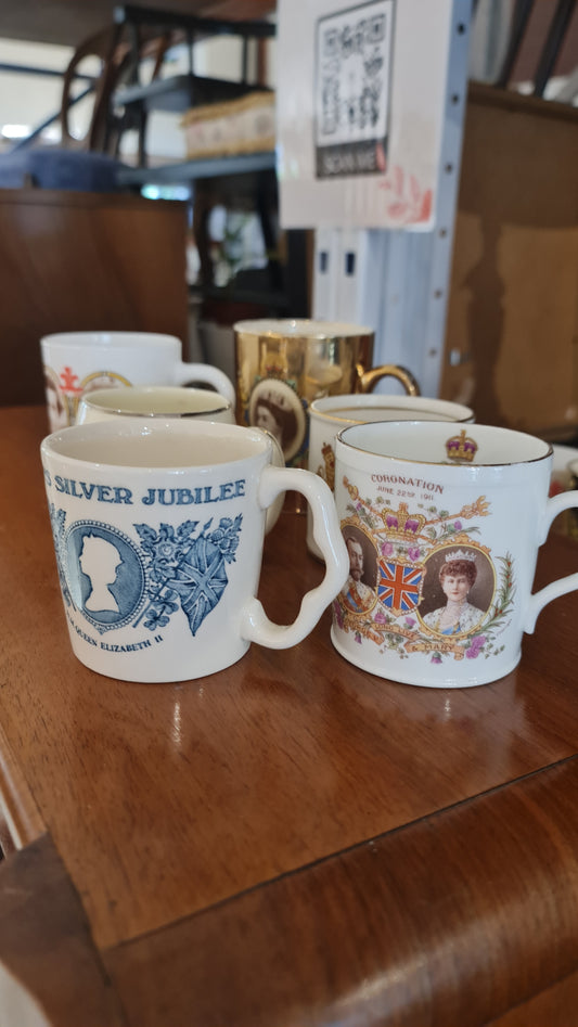 Assorted Royal commensurate drink mug set 4