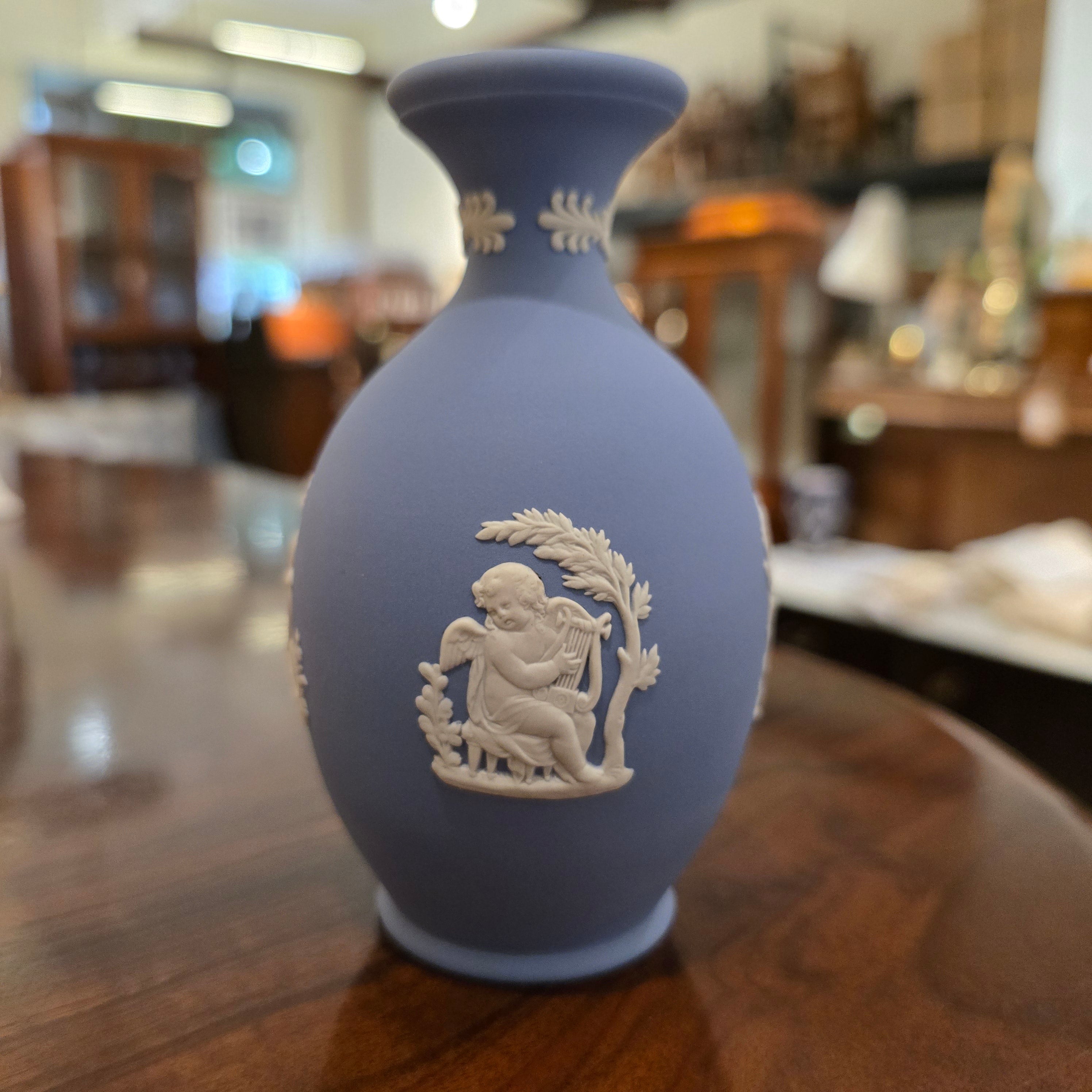 [Aug New Arrival] Wedgwood Jasperware Vintage Small Vase