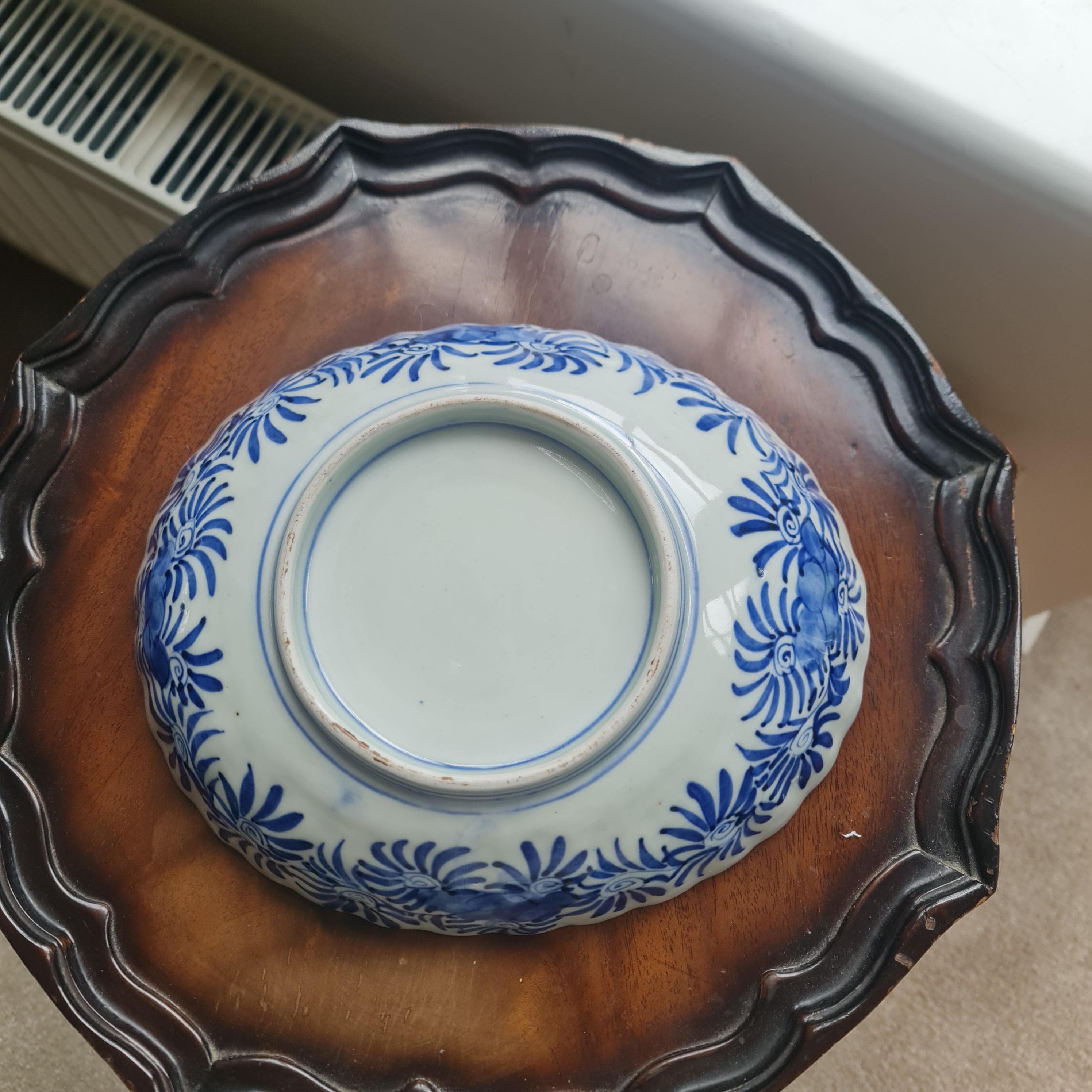 19th century Japanese handpainted imari bowl