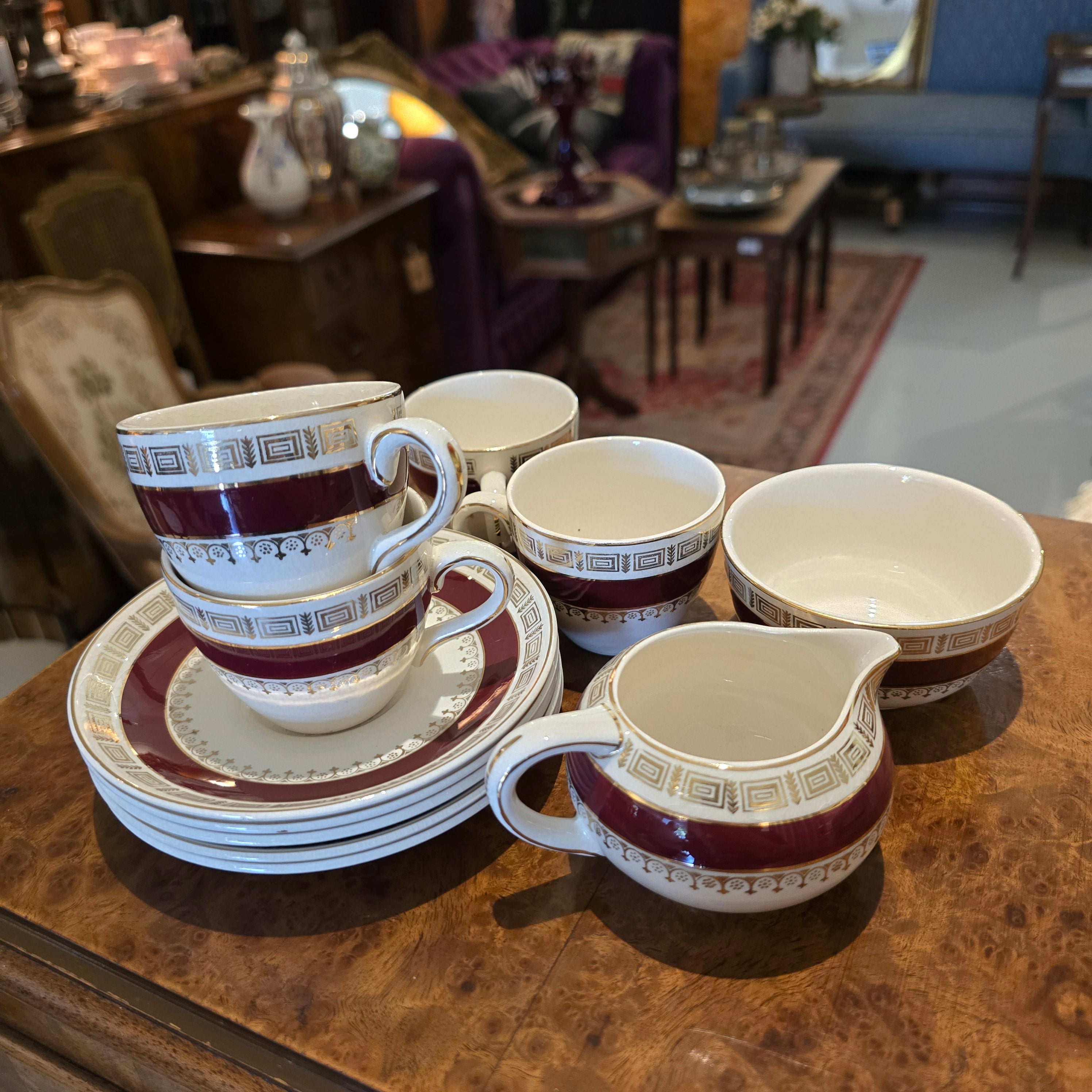 Crown Ducal set of 11
