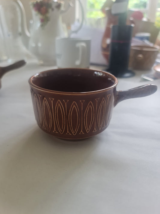 1960 Tams brown Stoneware soup mug with Sgraffito design