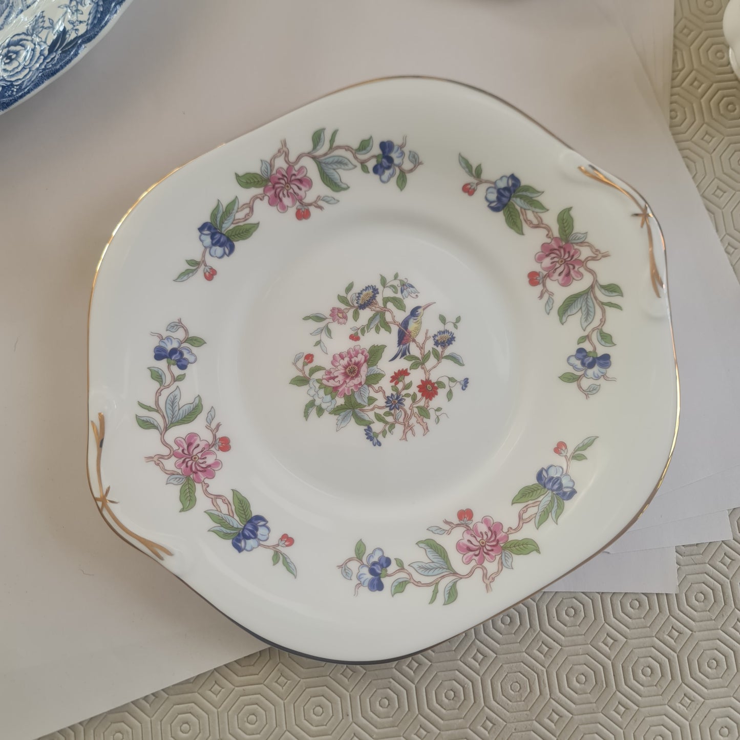 Beautiful Anysley Pembroke serving plate - brand new