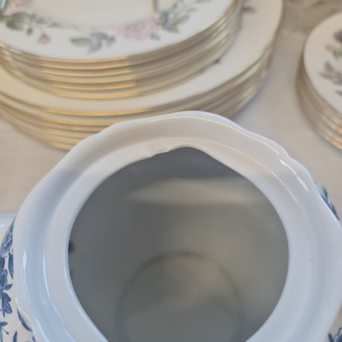 Staffordshire RIDGWAY Windsor Blue Tea Pot- Minor Chip on Rim