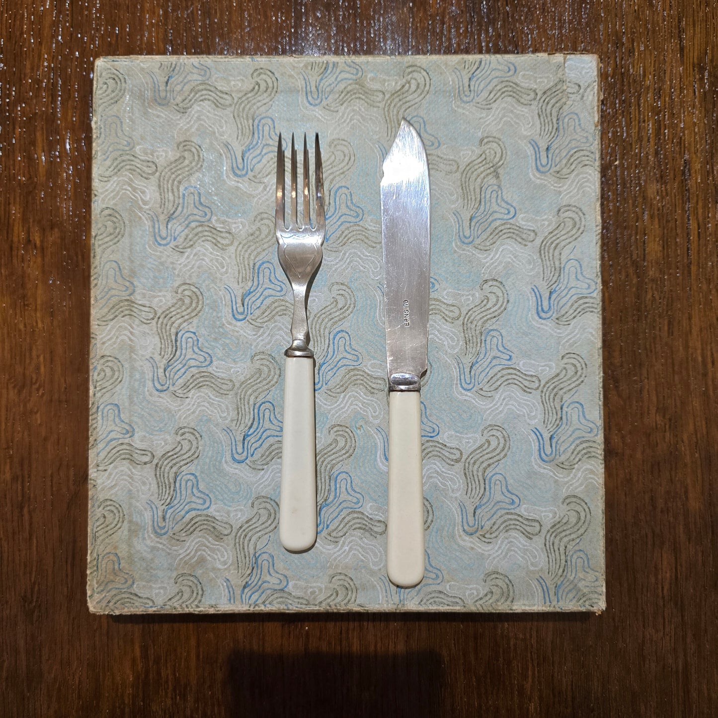 [New Arrival] Vintage EPNS Silver Plated Fish Cutlery Set – 12 Pieces (6 Knives, 6 Forks) with Original Box