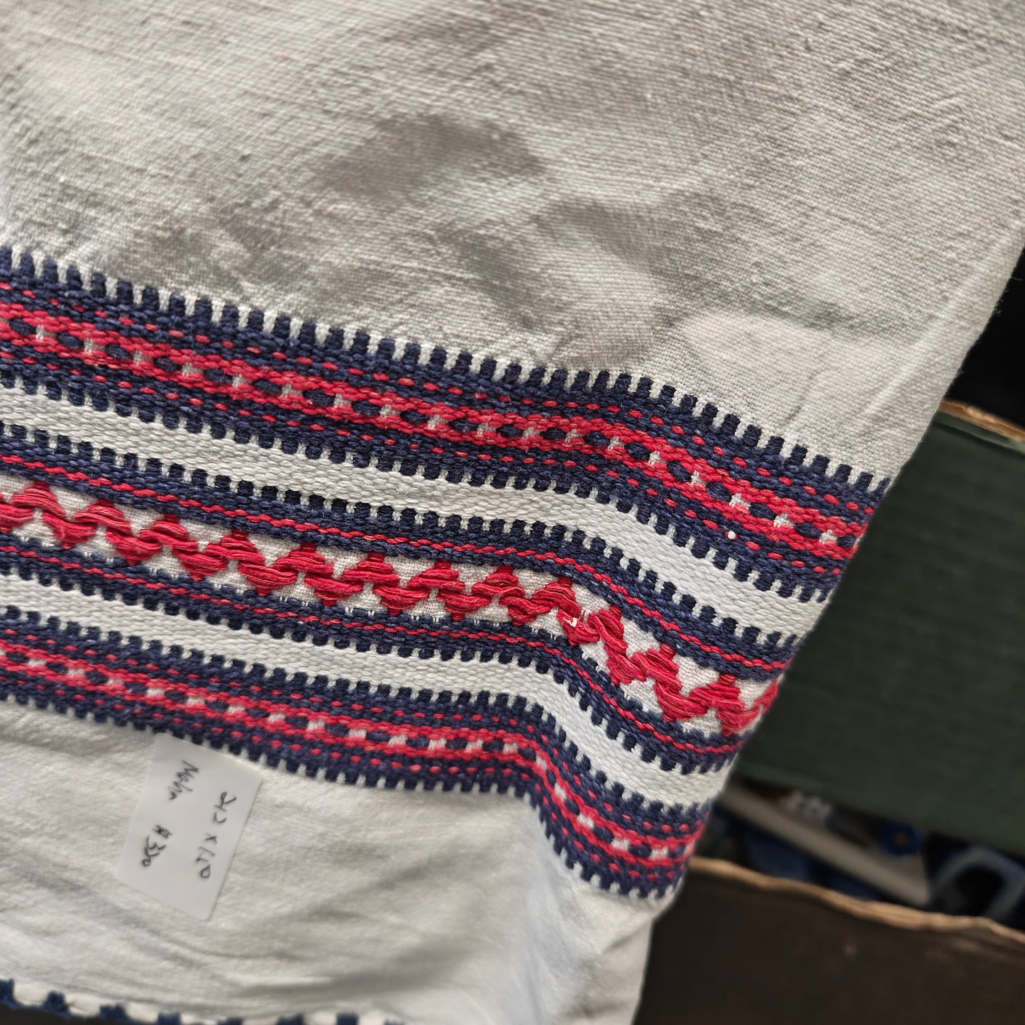 Gorgeous vintage  hand stitch cotton linen table cloth 212 x 150cm