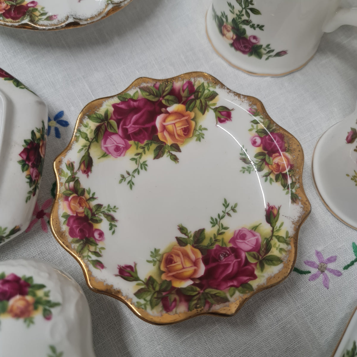 Royal Albert Old country rose Trinket , vase , ornament collection