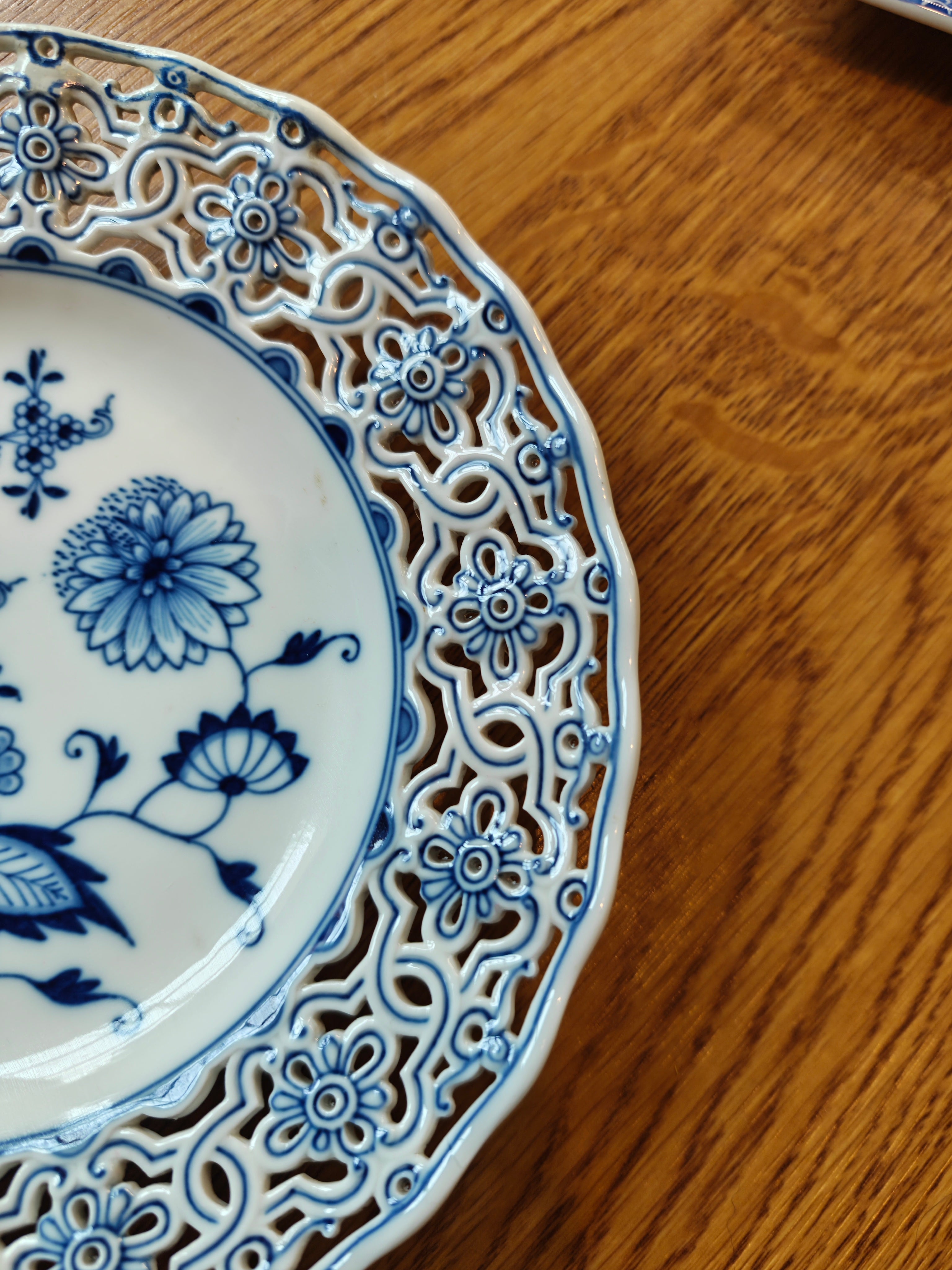 Messien 19th century pierce blue and white plate