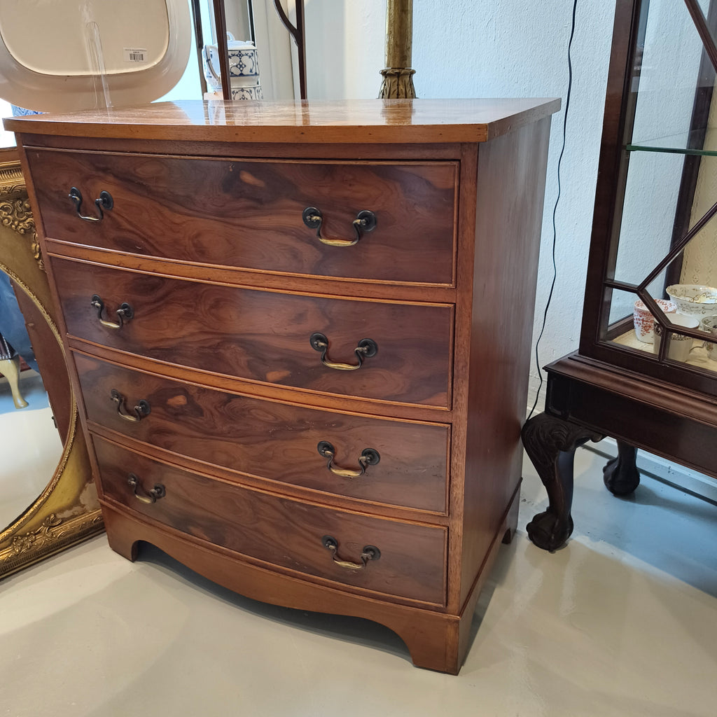 Vintage Chest of Drawers in Walnut Veneer