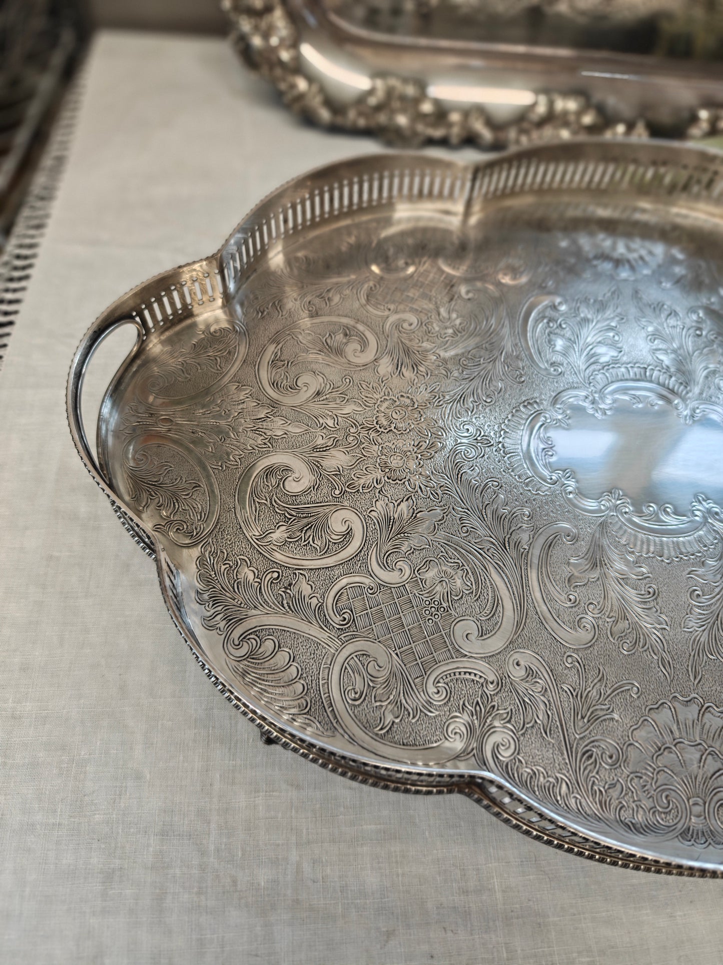 Beautiful Vintage Silver Plated on Copper Oval Scalloped Gallery Serving Tray Sheffield England