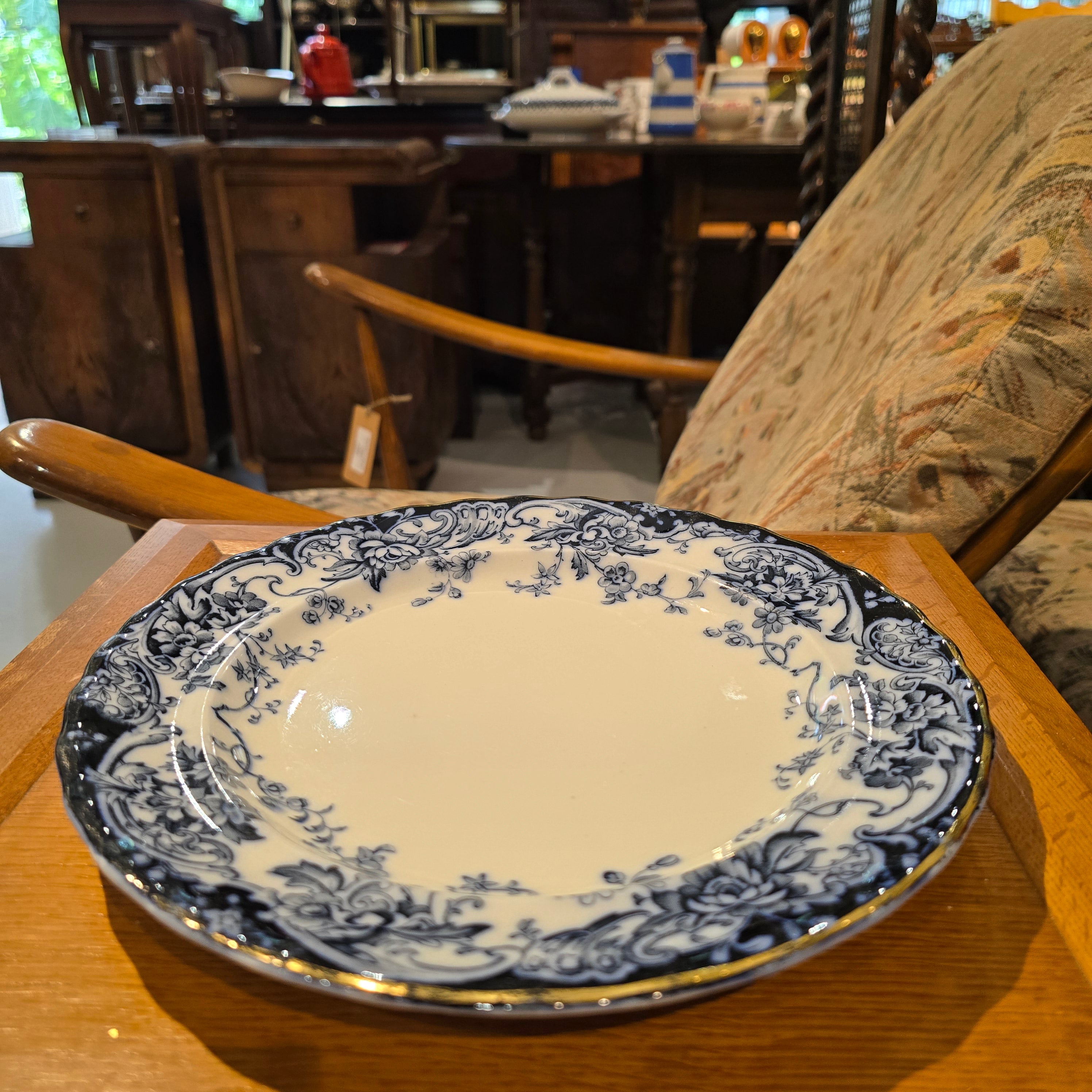 Chats worth 1790 handpainted Dinner plate 26cm