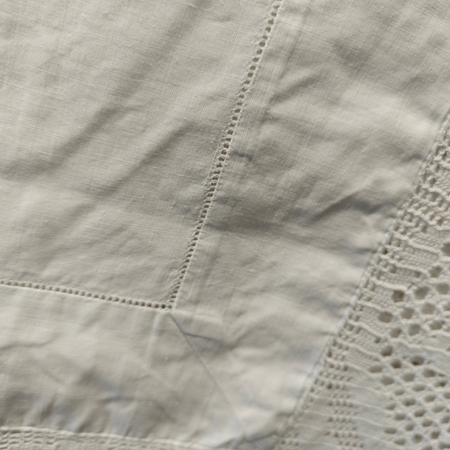 Vintage square linen table cloth with hand crochet edge 150 x150 cm