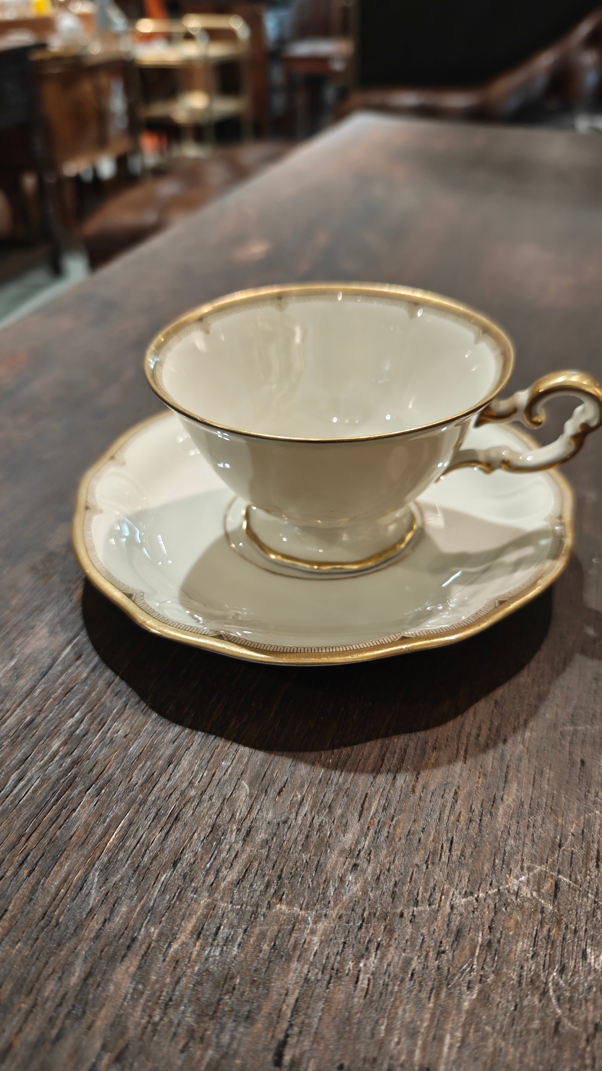 Rare vintage tea set by Hutschenreuther porcelain factory, specifically from the Paul Müller division in Selb, Germany.