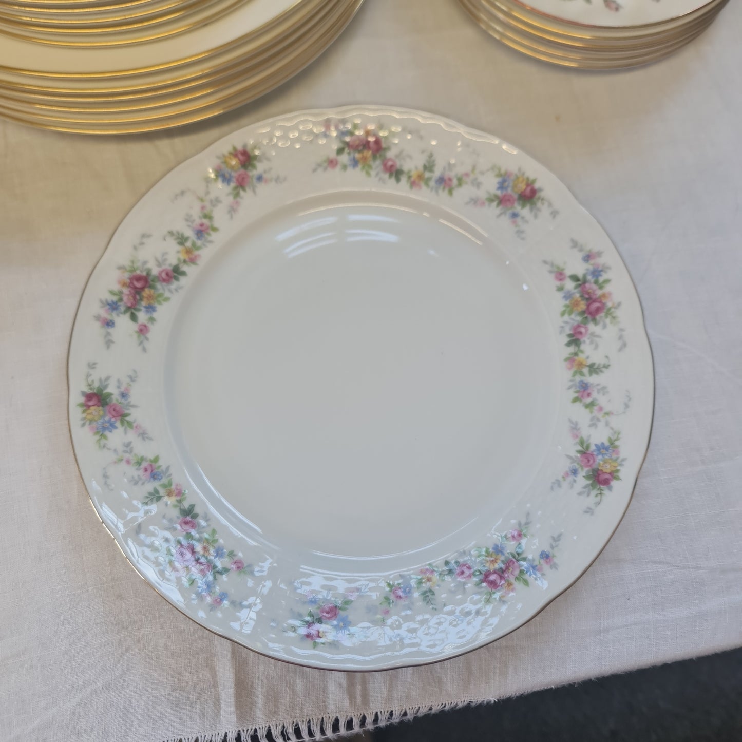 Pretty Vintage Czechoslovakia plate