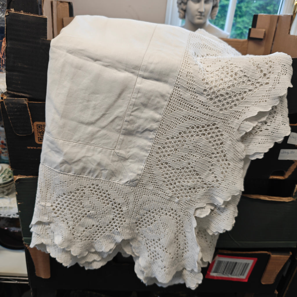 Vintage square linen table cloth with hand crochet edge 150 x150 cm