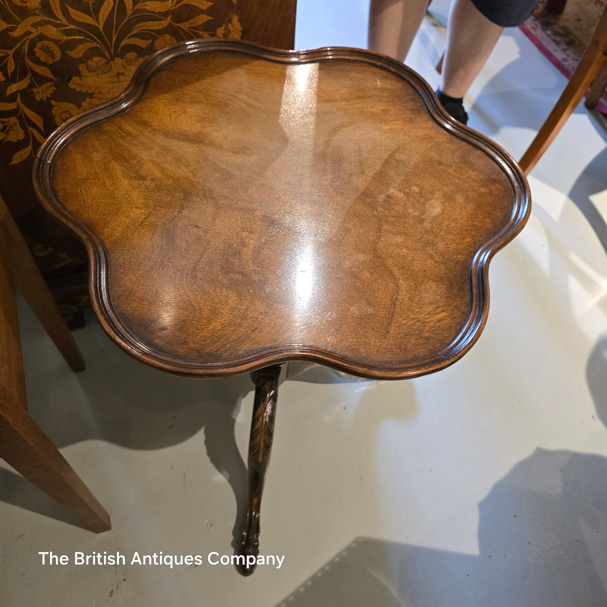 Vintage Scallop Shape Side Table