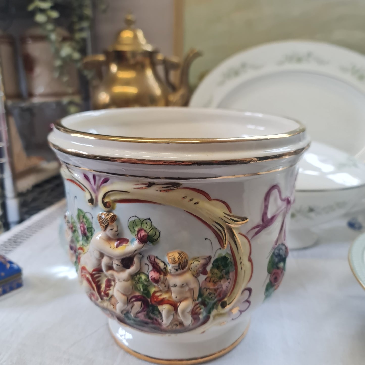 CAPODIMONTE rare Handmade and handpainted plant pot