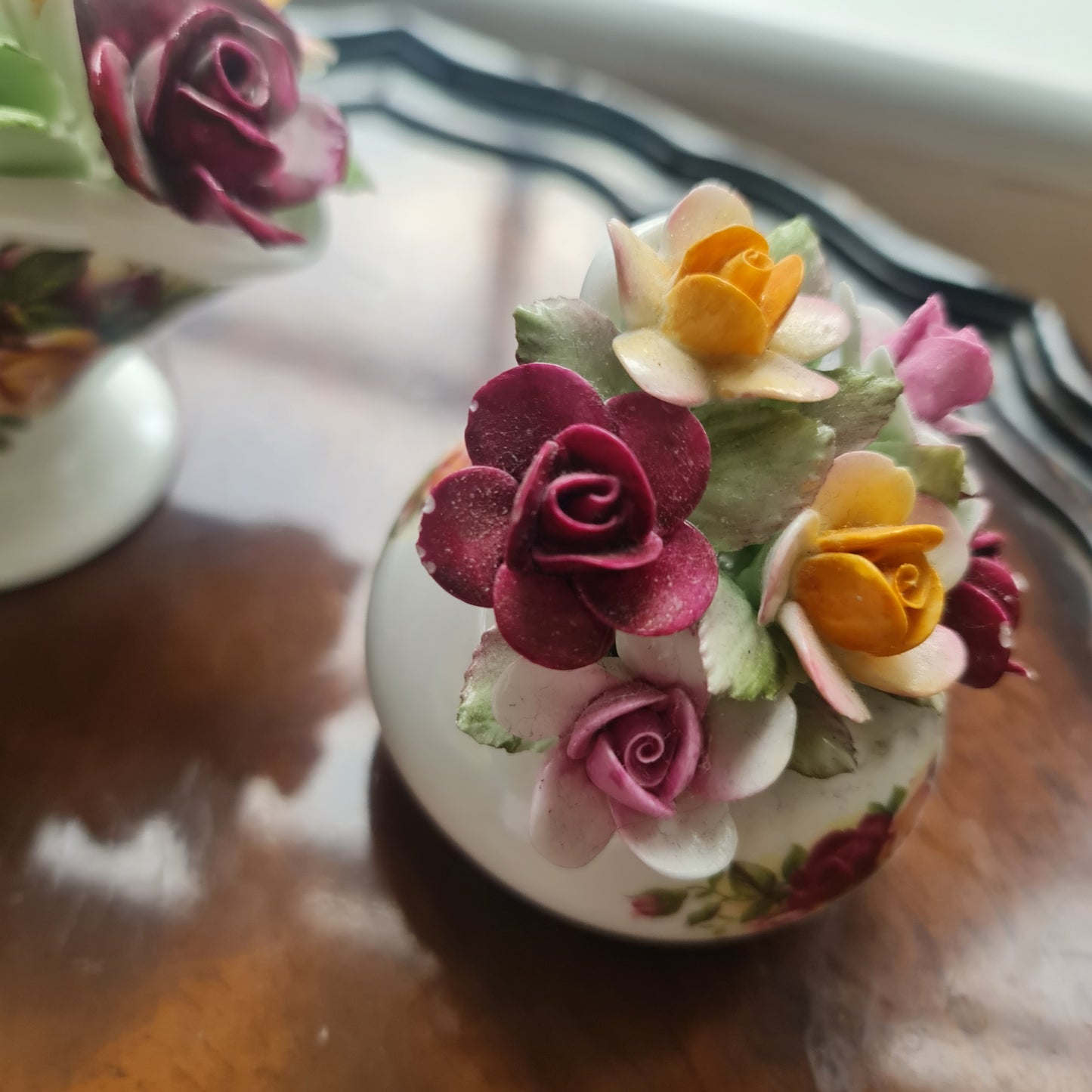 4 x pieces of rare Royal Albert and Royal Doulton floral trinket.