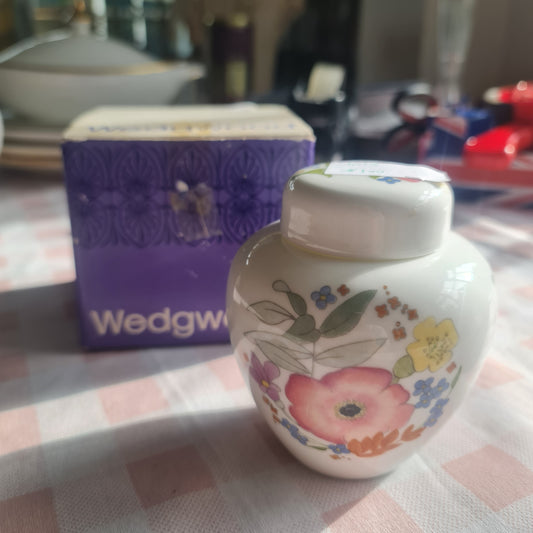 Wedgwood meadow sweet canister