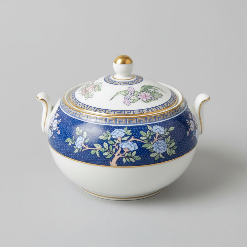 Wedgwood Vase / trinker dish assortment