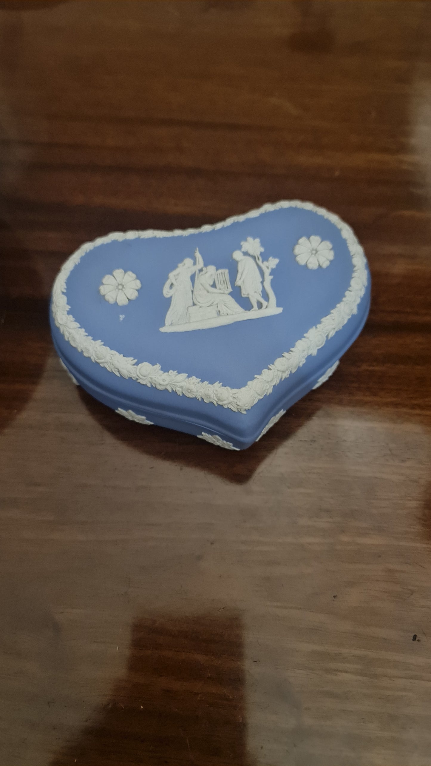 Wedgwood jasperware heart shape trinket dish 027