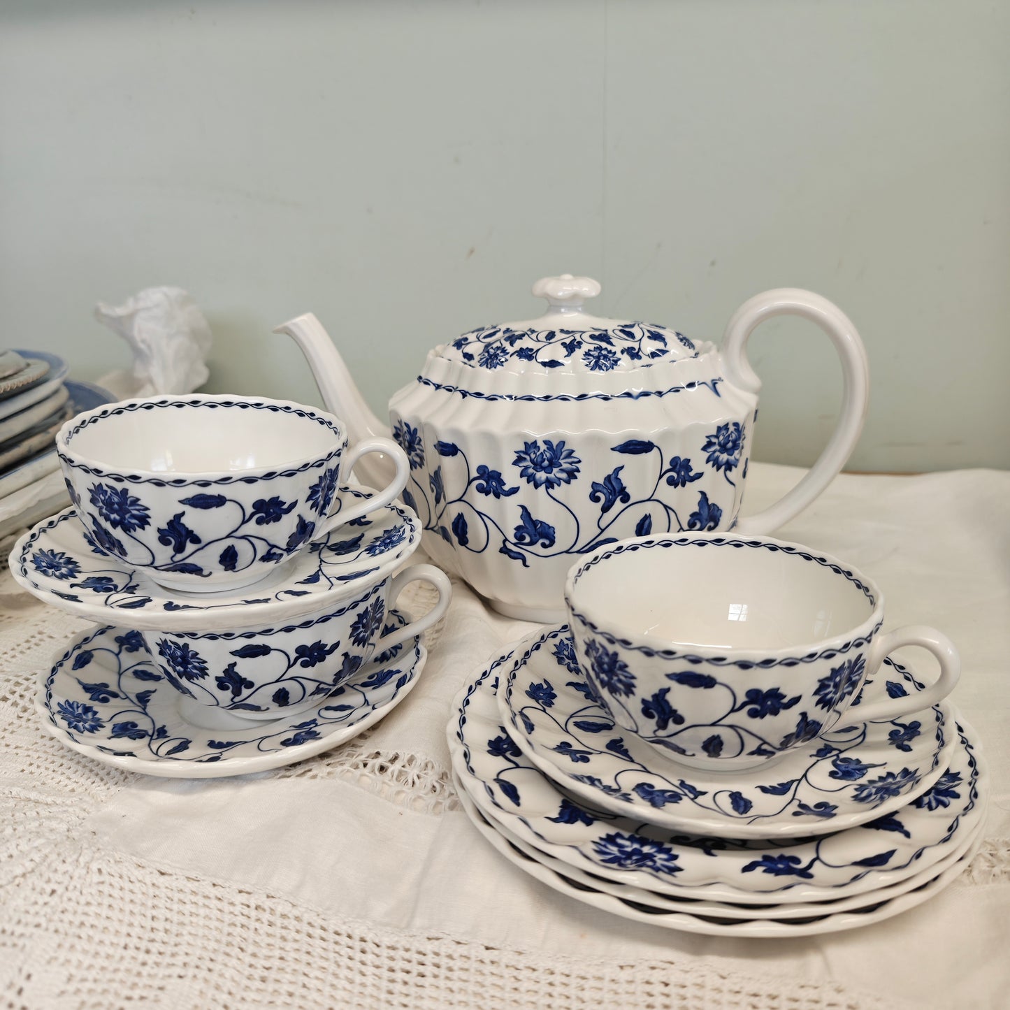Gorgeous vintage blue and white tea set + Tea pot