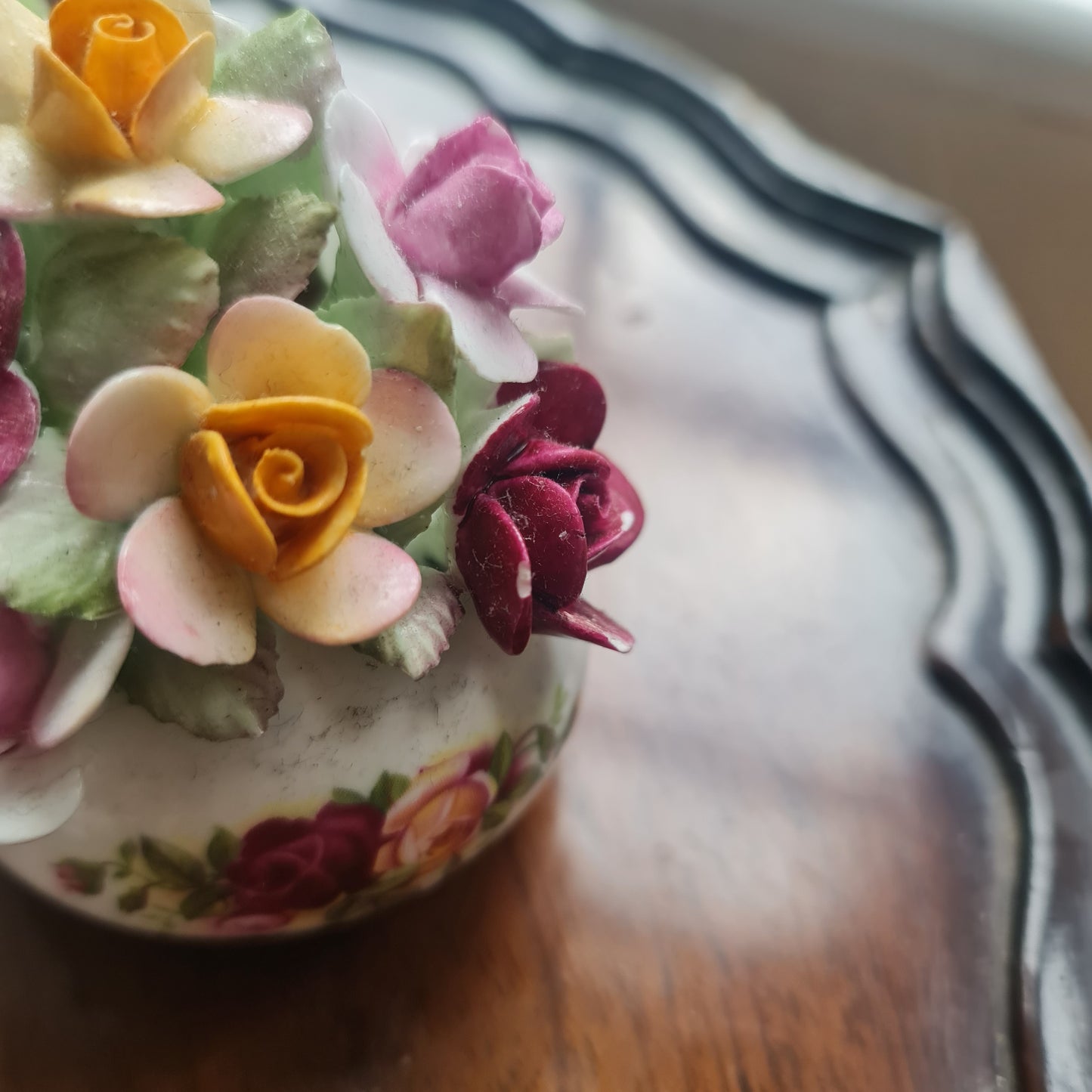 4 x pieces of rare Royal Albert and Royal Doulton floral trinket.