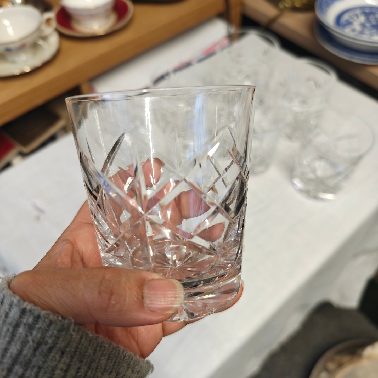 9 x High quality hand cut crystal glassware