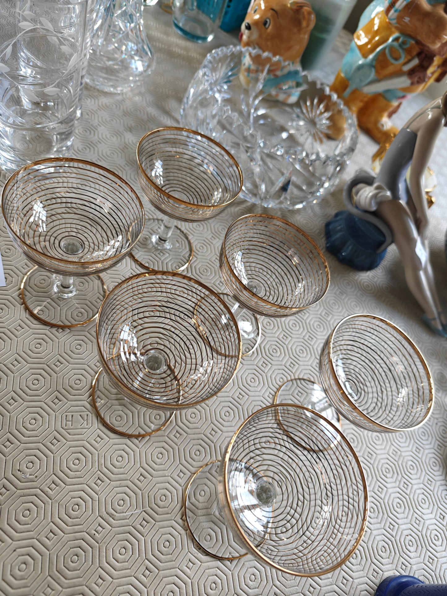 6 x beautiful vintage cocktail glass with gold rim