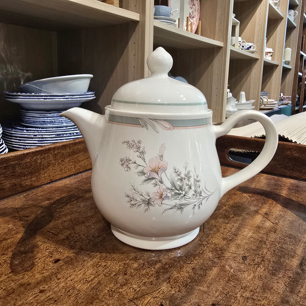 Noritake for Debenhams – Vintage Marfield Teapot