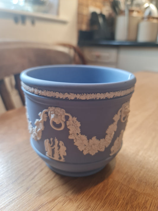 Wedgwood jasperware rare planter pot