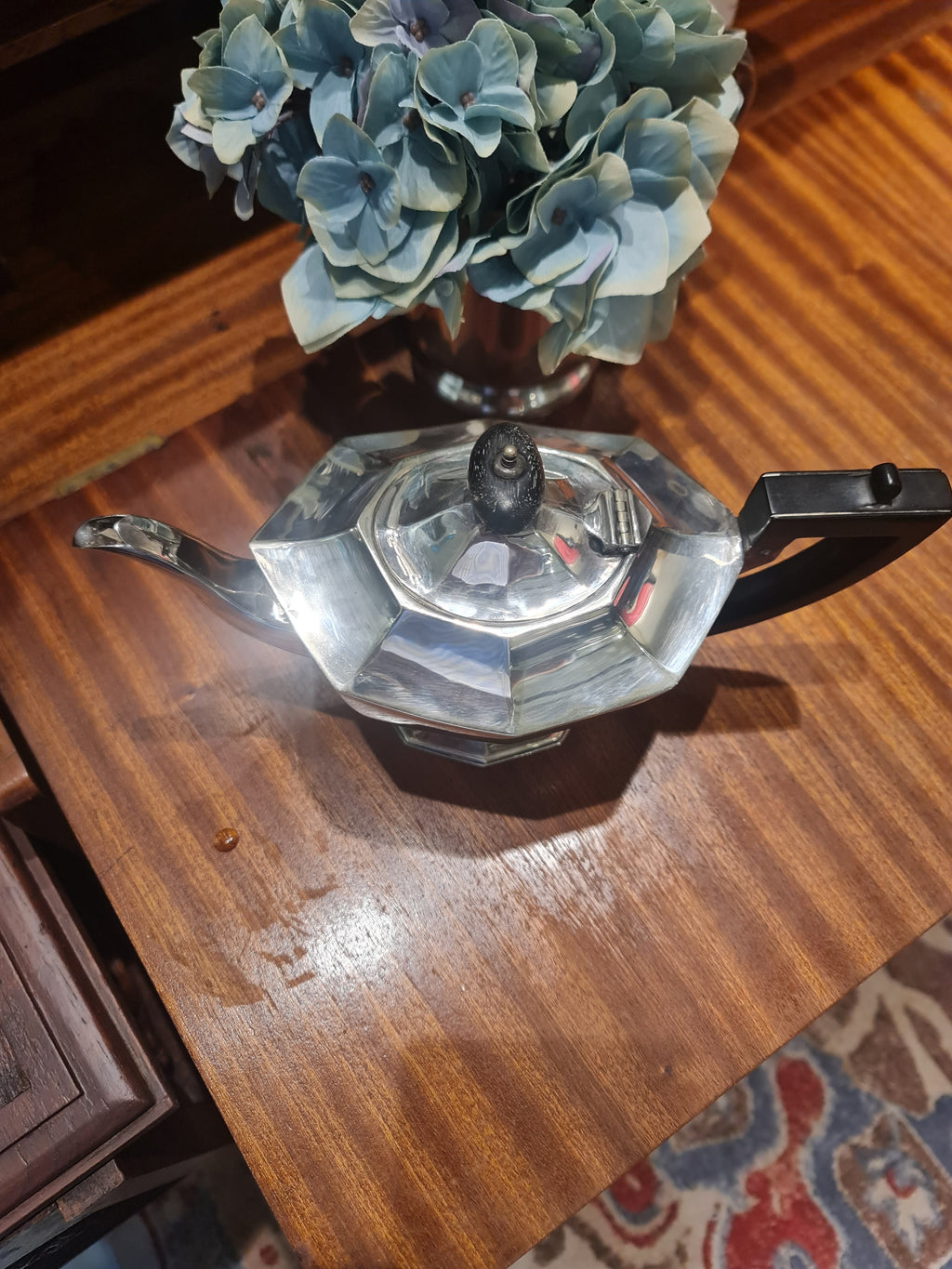 Victorian warranted hard soldered tea pot 1580